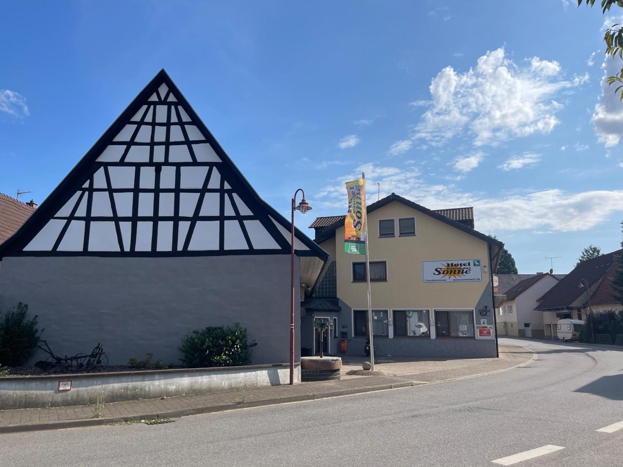 Hotel Sonne Sinsheim Exterior photo